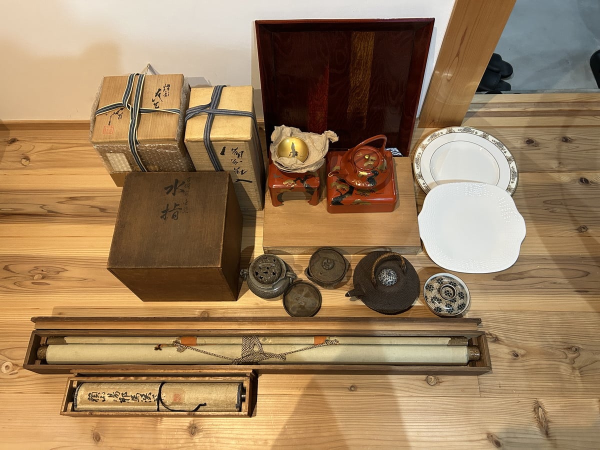 骨董品 店頭にて買取