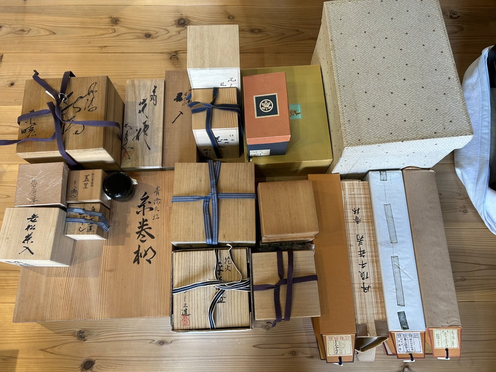 店頭へのお持込みにて茶道具を買取