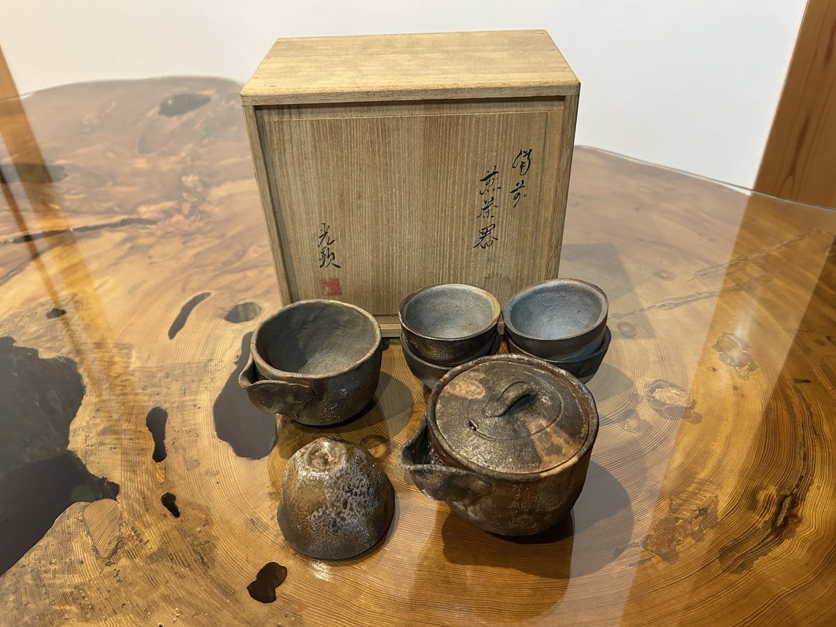 店頭へのお持込みにて日幡光顕の備前焼煎茶器を買取
