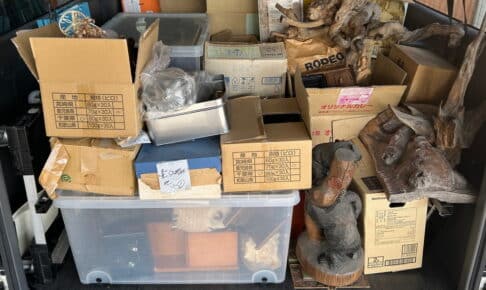 岡山市南区にて古い置物など多様な古物を買取させていただきました