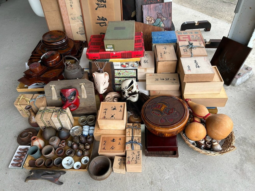 総社市清音エリアにて骨董品の出張買取をご用命いただきました